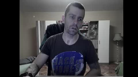 Snapshot of blue_eyed_wolf chatting on 01-02-25, 07:29 Runaway online show from 01-02-25, 07:29