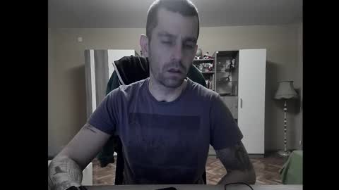 Snapshot of blue_eyed_wolf chatting on 01-03-25, 06:57 Runaway online show from 01-03-25, 06:57