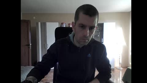 Snapshot of blue_eyed_wolf chatting on 01-08-25, 01:09 Runaway online show from 01-08-25, 01:09