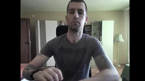 Snapshot of blue_eyed_wolf chatting on 01-09-25, 12:30 Runaway online show from 01-09-25, 12:30