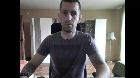 Snapshot of blue_eyed_wolf chatting on 01-10-25, 12:15 Runaway online show from 01-10-25, 12:15