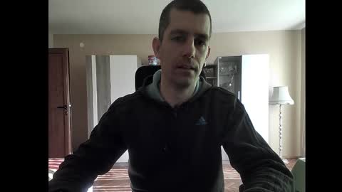 Snapshot of blue_eyed_wolf chatting on 01-13-25, 08:58 Runaway online show from 01-13-25, 08:58