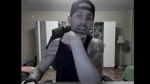 Snapshot of blue_eyed_wolf chatting on 01-26-25, 07:41 Runaway online show from 01-26-25, 07:41