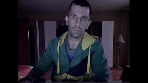 Snapshot of blue_eyed_wolf chatting on 01-31-25, 03:22 Runaway online show from 01-31-25, 03:22