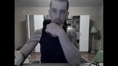 Snapshot of blue_eyed_wolf chatting on 02-02-25, 04:11 Runaway online show from 02-02-25, 04:11