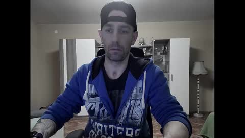 Snapshot of blue_eyed_wolf chatting on 02-16-25, 08:22 Runaway online show from 02-16-25, 08:22