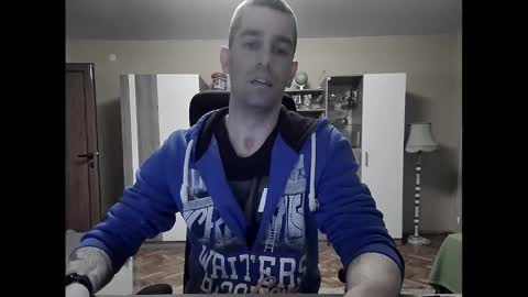 Snapshot of blue_eyed_wolf chatting on 02-22-25, 03:58 Runaway online show from 02-22-25, 03:58