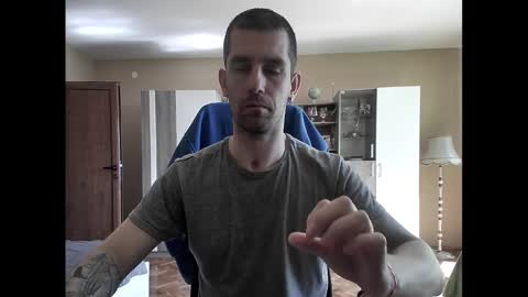 Snapshot of blue_eyed_wolf chatting on 03-06-25, 09:47 Runaway online show from 03-06-25, 09:47