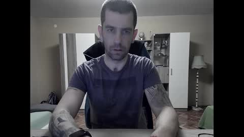 Snapshot of blue_eyed_wolf chatting on 03-08-25, 07:53 Runaway online show from 03-08-25, 07:53