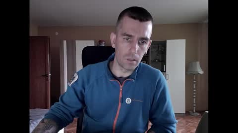 Snapshot of blue_eyed_wolf chatting on 03-10-25, 03:52 Runaway online show from 03-10-25, 03:52