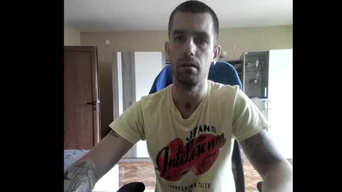 Snapshot of blue_eyed_wolf chatting on 10-15-25, 11:21 Runaway online show from 10-15-25, 11:21