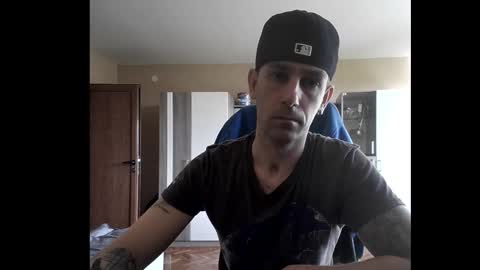 Snapshot of blue_eyed_wolf chatting on 10-17-25, 12:08 Runaway online show from 10-17-25, 12:08