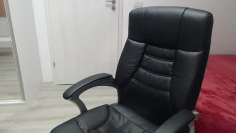 Juliet online show from 04-21-26, 04:23