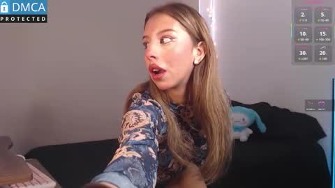 Blue online show from 12-21-25, 04:14