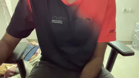 blue_streak3290 online show from 12-31-24, 04:57