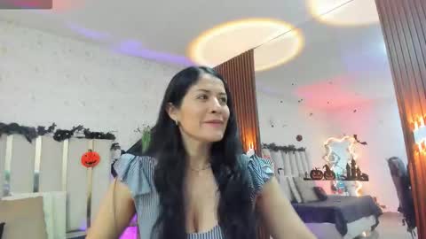 blue_tay1 online show from 10-16-25, 11:44