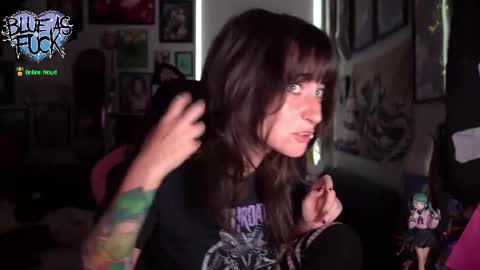 Blue online show from 09-11-25, 01:28