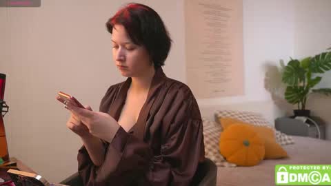 bluebeell online show from 11-18-25, 09:41