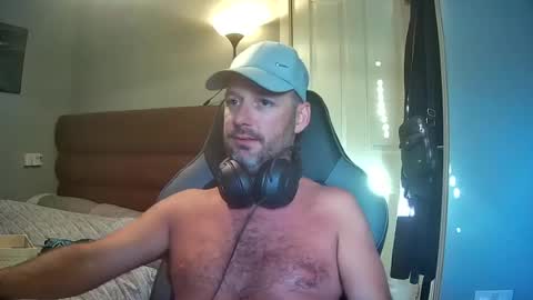 bluebirdflame1 online show from 07-12-26, 05:31