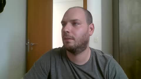 Snapshot of bluec2c chatting on 12-19-24, 06:56 Blue online show from 12-19-24, 06:56