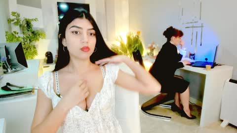 Snapshot of bluediamondsdreams chatting on 03-05-26, 12:34 bluediamondsdreams online show from 03-05-26, 12:34