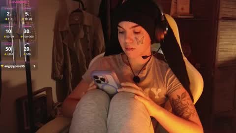 Blue online show from 03-09-25, 06:39