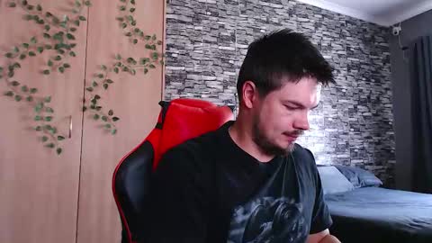 blueeyeboy0 online show from 11-04-25, 08:02