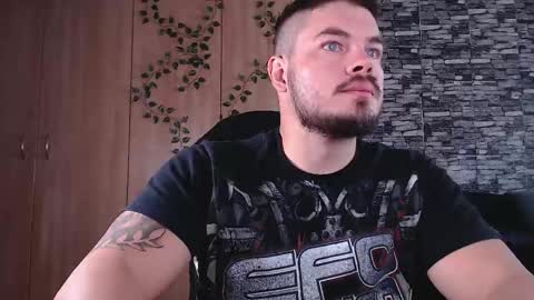 Snapshot of blueeyeboy0 chatting on 05-21-26, 07:37 blueeyeboy0 online show from 05-21-26, 07:37