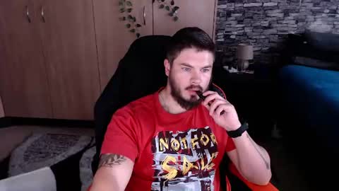 blueeyeboy0 online show from 07-08-26, 12:09