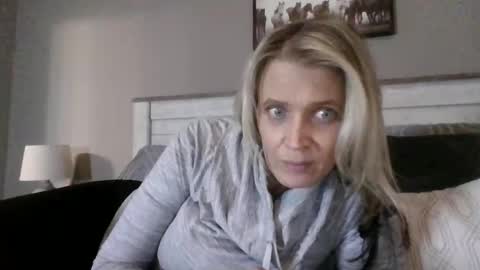 Snapshot of blueeyedddvixen chatting on 12-31-24, 10:01 BlueEyedDDVixen online show from 12-31-24, 10:01