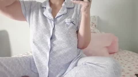 Snapshot of blueeyes40ddds chatting on 11-12-25, 03:34 BlueEyes40DDDs online show from 11-12-25, 03:34