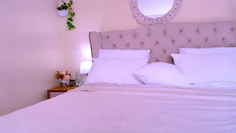 Snapshot of blueflora chatting on 07-13-26, 02:42 FLORAA online show from 07-13-26, 02:42