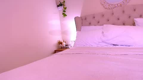 Snapshot of blueflora chatting on 07-14-26, 11:05 FLORAA online show from 07-14-26, 11:05