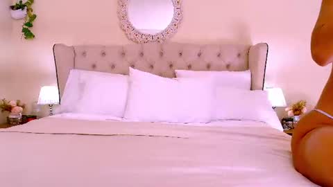 Snapshot of blueflora chatting on 07-15-26, 02:44 FLORAA online show from 07-15-26, 02:44