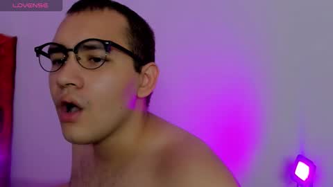 Snapshot of bluehsunny chatting on 11-15-25, 06:59 alexander online show from 11-15-25, 06:59