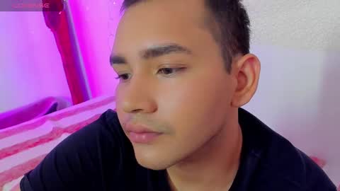 Snapshot of bluehsunny chatting on 12-18-25, 02:39 alexander online show from 12-18-25, 02:39