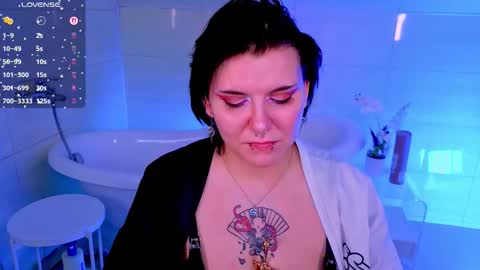 Snapshot of bluelunaray chatting on 11-22-25, 10:25 Hi my name is Lunaray online show from 11-22-25, 10:25