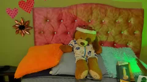 Violette 3 online show from 11-02-25, 06:43