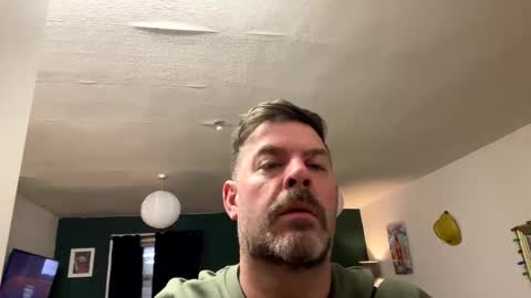 Snapshot of blueylouie8383 chatting on 02-19-25, 12:57 Blueyloey online show from 02-19-25, 12:57