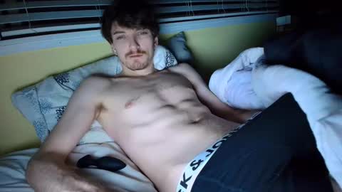 Snapshot of bluezed4 chatting on 01-08-26, 06:48 blue online show from 01-08-26, 06:48