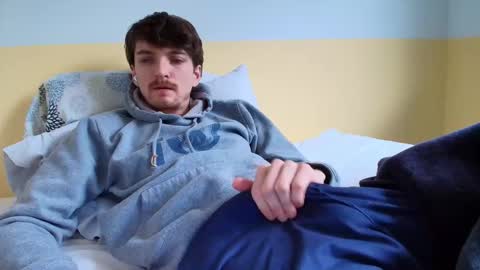 Snapshot of bluezed4 chatting on 01-09-26, 07:15 blue online show from 01-09-26, 07:15