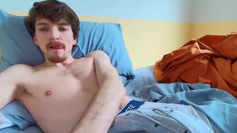 Snapshot of bluezed4 chatting on 02-04-26, 07:20 blue online show from 02-04-26, 07:20