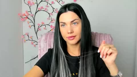 Snapshot of blum_kelly chatting on 04-30-26, 05:47 Kelly online show from 04-30-26, 05:47