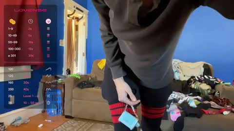 Blunt Xlut online show from 11-24-25, 05:12