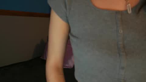 Snapshot of bluntbabe chatting on 01-03-25, 04:33 Sasha online show from 01-03-25, 04:33