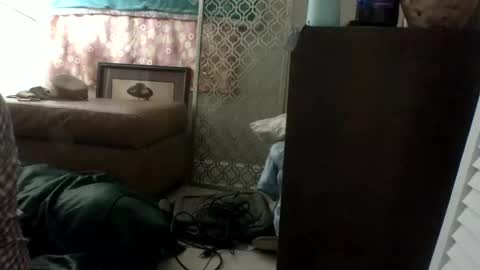 Snapshot of blushbitxh chatting on 12-16-24, 11:01 BLUSHBITXH online show from 12-16-24, 11:01