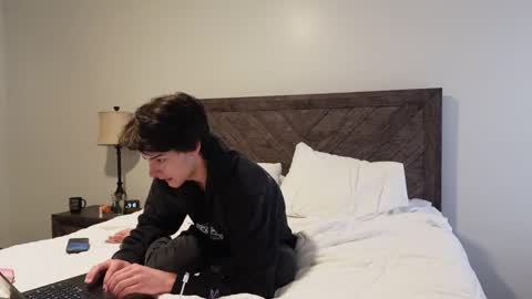 Snapshot of bluskyzz chatting on 02-12-25, 05:26 BluSky online show from 02-12-25, 05:26