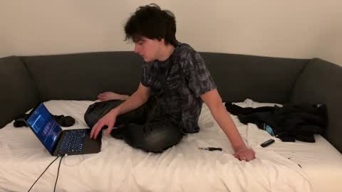 Snapshot of bluskyzz chatting on 02-18-25, 02:05 BluSky online show from 02-18-25, 02:05