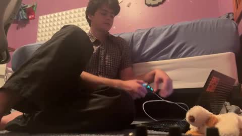 Snapshot of bluskyzz chatting on 09-15-25, 02:11 BluSky online show from 09-15-25, 02:11