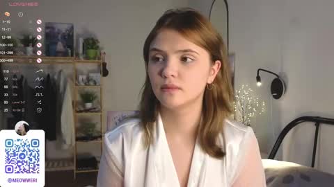 Snapshot of blytheaven chatting on 02-23-25, 09:05 Erica online show from 02-23-25, 09:05